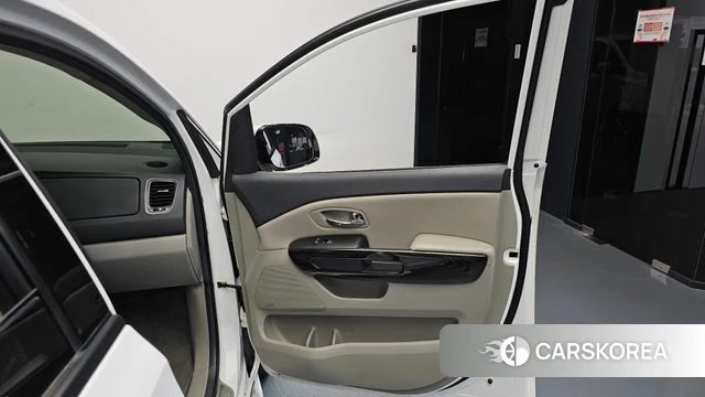 Kia The New Carnival id 4895488 из Кореи 17