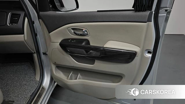 Kia All New Carnival id 4873675 из Кореи 17