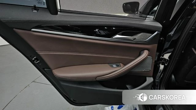BMW 5 Series (G30) id 4469227 из Кореи 17