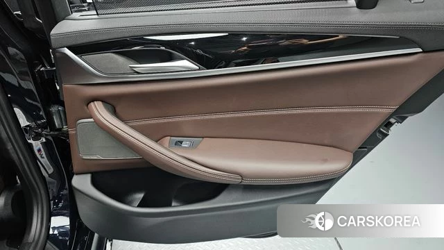 BMW 5 Series (G30) id 4428314 из Кореи 17