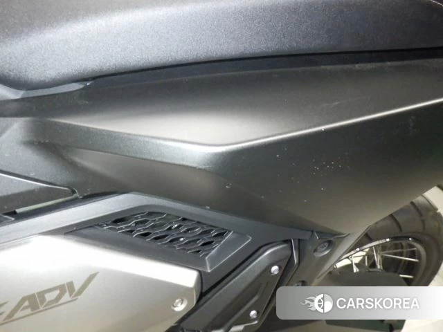 Honda X-ADV 750 id 3950001 из Японии 17