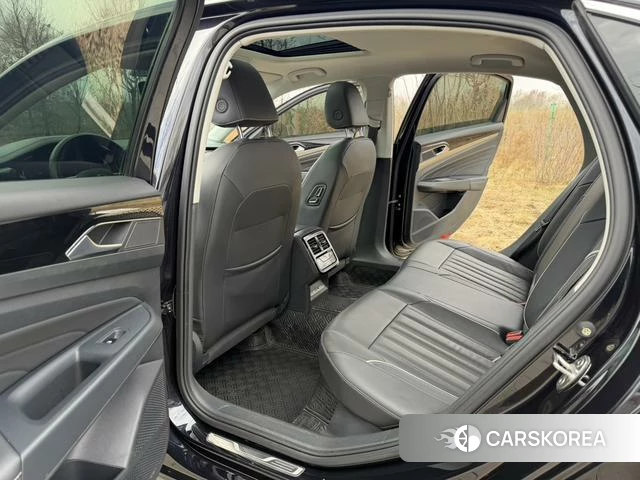 Volkswagen Passat id 4263069 из Китая 17