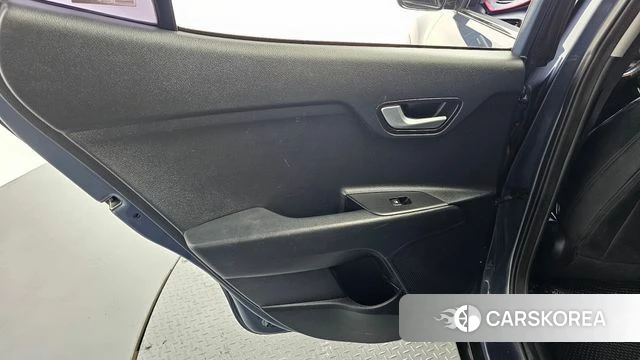 Kia Stonic id 4246220 из Кореи 17