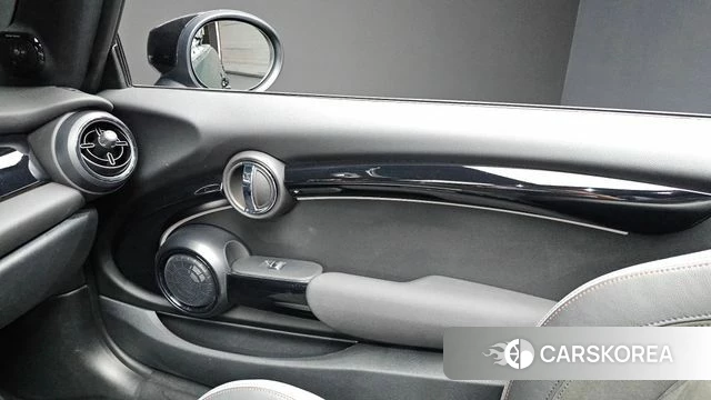 Mini Cooper S Convertible id 4578924 из Кореи 17