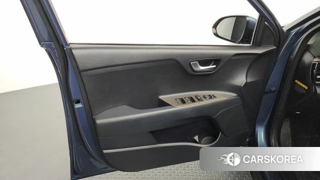 Kia Stonic id 4269296 из Кореи 17