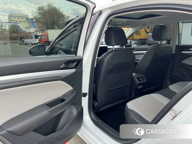 Volkswagen Bora id 4263239 из Китая 17