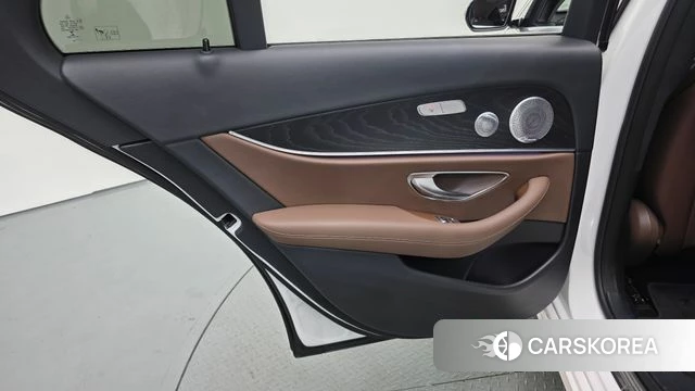 Mercedes-Benz E-Class W213 id 4764729 из Кореи 17
