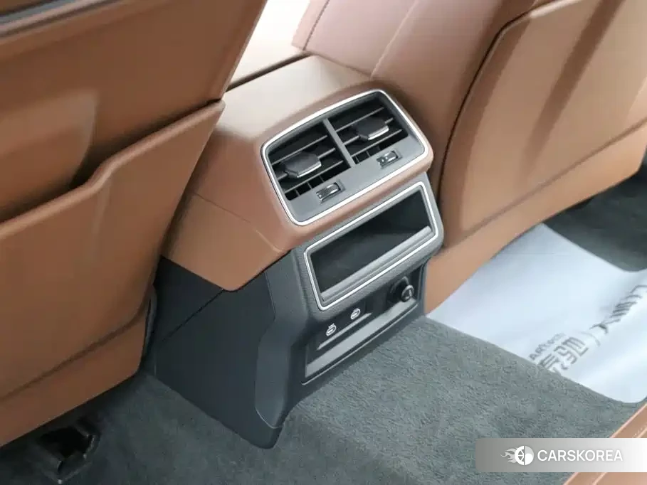 Audi A7L id 4601926 из Китая 17