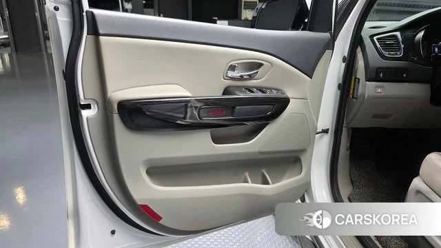 Kia The New Carnival id 4937656 из Кореи 17