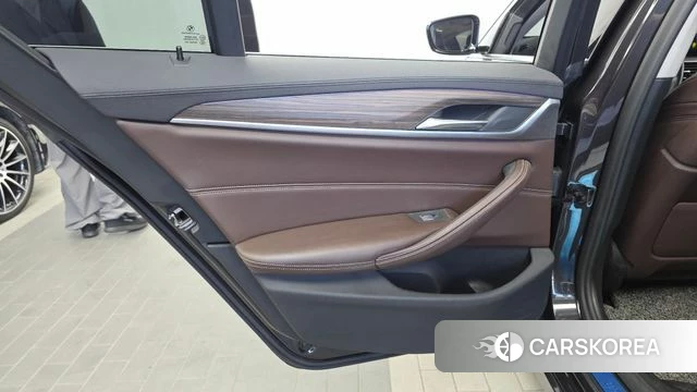 BMW 5 Series (G30) id 4937256 из Кореи 17