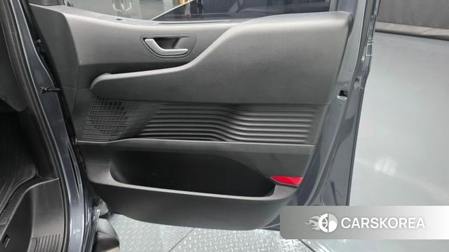 Hyundai Staria id 4308427 из Кореи 17