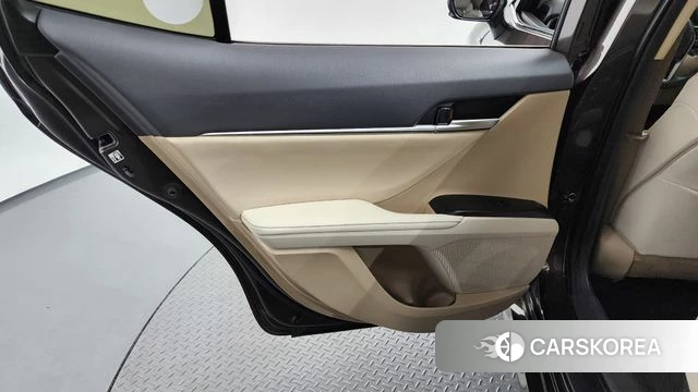 Toyota Camry (XV70) id 4267510 из Кореи 17