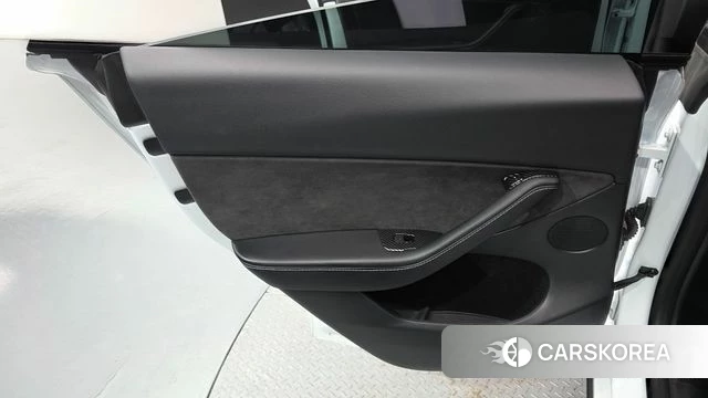 Tesla Model Y id 4847720 из Кореи 17