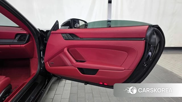 Porsche 911(992) id 4649558 из Кореи 17