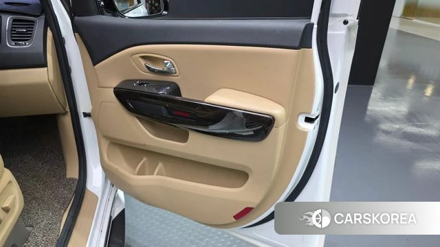 Kia The New Carnival id 4543456 из Кореи 17