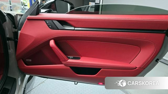 Porsche 911(992) id 4281001 из Кореи 17
