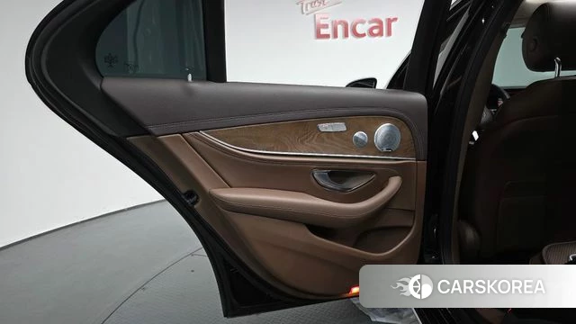 Mercedes-Benz E-Class W213 id 4625924 из Кореи 17