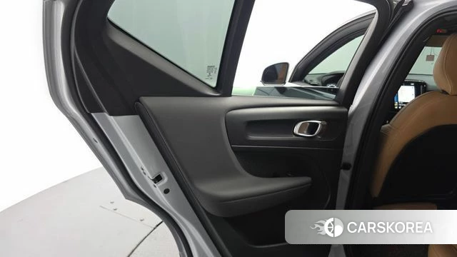 Volvo XC40 id 4580936 из Кореи 17
