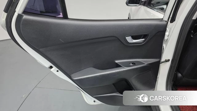 Kia Stonic id 4459725 из Кореи 17