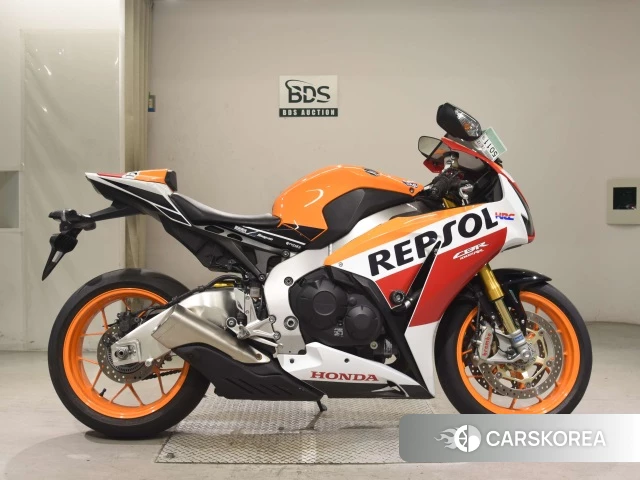 Проданный Honda CBR1000RR 2015 из Японии