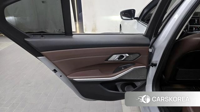 BMW 3 Series (G20) id 4325185 из Кореи 17