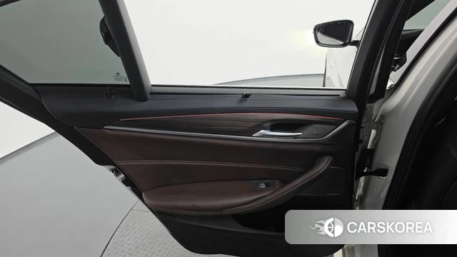 BMW 5 Series (G30) id 4693470 из Кореи 17