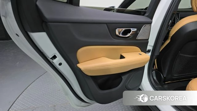 Volvo V60 Cross-Country 2nd Generation id 4293944 из Кореи 17