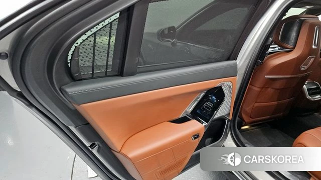 BMW i7 (G70) id 4456734 из Кореи 17