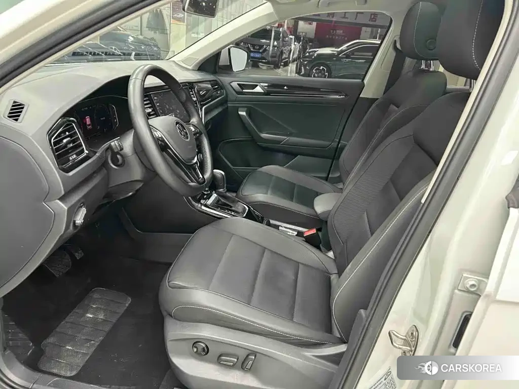 Volkswagen T-Roc id 4655180 из Китая 17