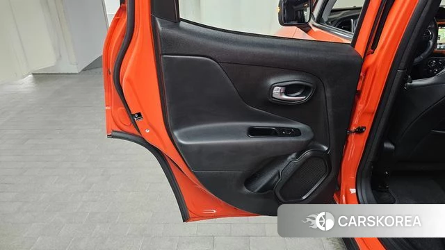 Jeep Renegade id 4232134 из Кореи 17