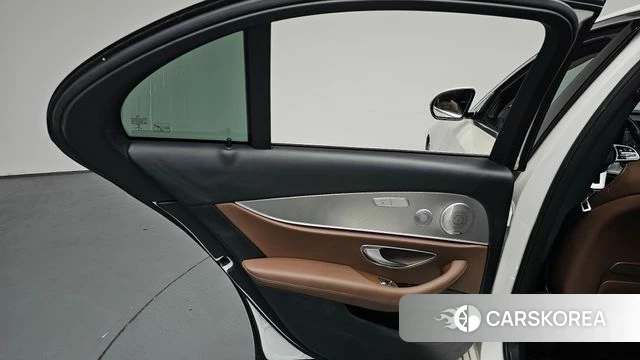 Mercedes-Benz E-Class W213 id 4595523 из Кореи 17