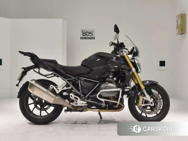 Проданный BMW R1200R 2015 из Японии