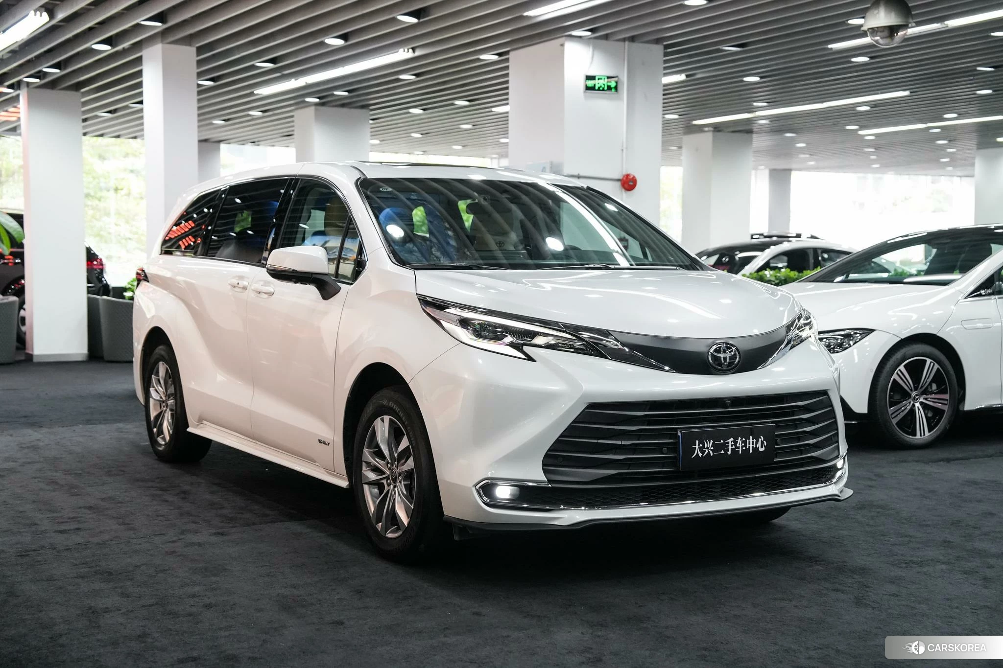Toyota Saina id 4440870 из Китая 17