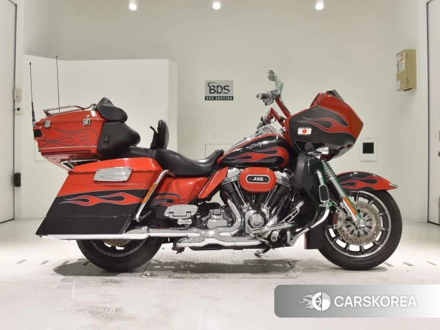 Проданный Harley-Davidson Electra Glide FLHTCUSE1800 CVO 2010 из Японии