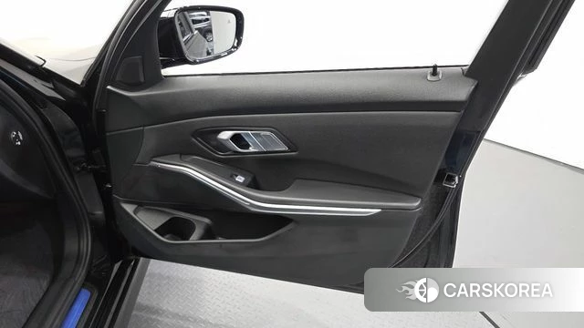 BMW 3 Series (G20) id 4927959 из Кореи 17