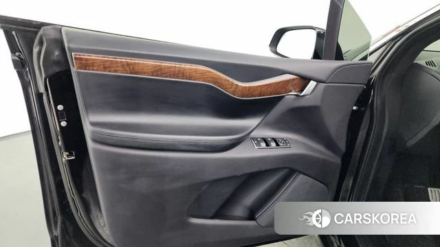 Tesla Model X id 4232531 из Кореи 17