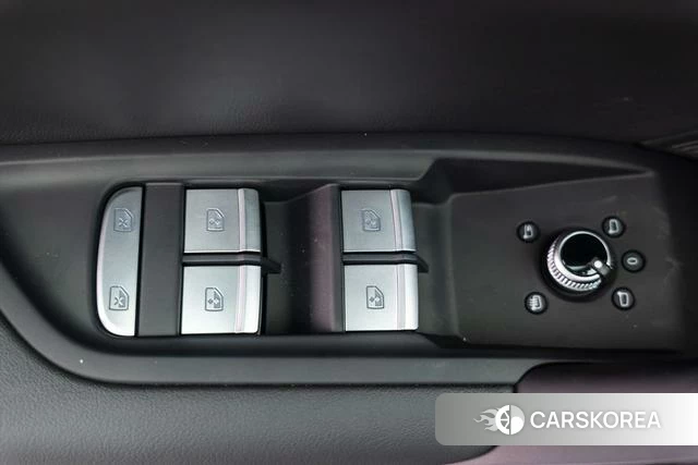 Audi Q5L id 3983370 из Китая 17