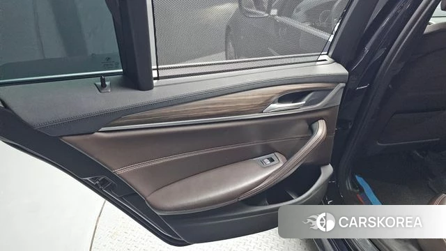 BMW 5 Series (G30) id 4595344 из Кореи 17