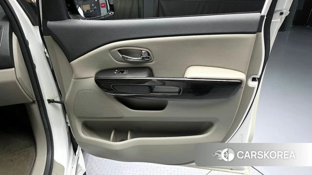 Kia The New Carnival id 4197237 из Кореи 17