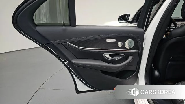 Mercedes-Benz E-Class W213 id 4898445 из Кореи 17