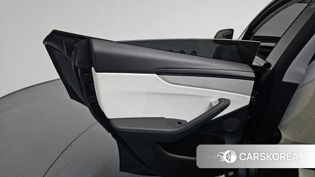 Tesla Model Y id 4515789 из Кореи 17