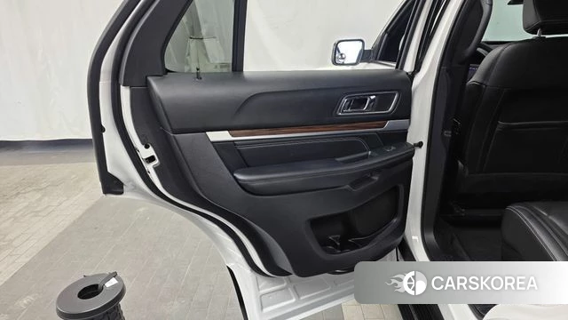 Ford Explorer id 4294934 из Кореи 17