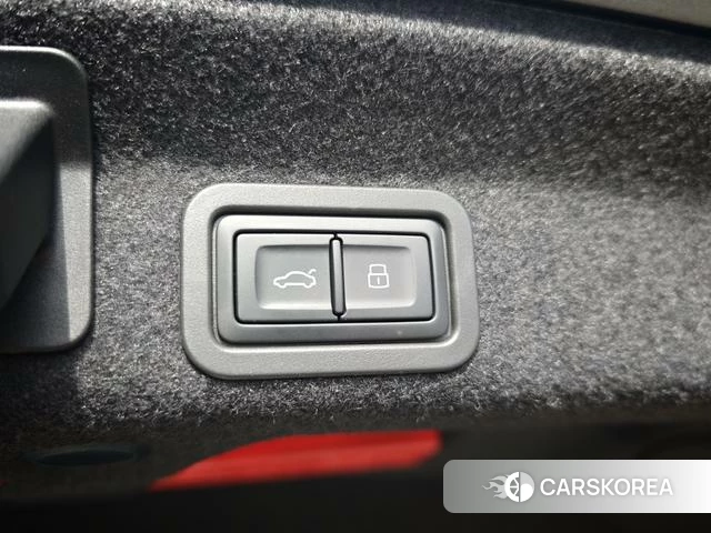 Audi A6L id 4265934 из Китая 17