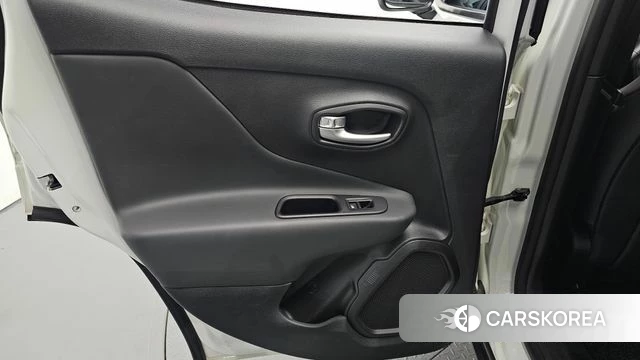 Jeep Renegade id 4880663 из Кореи 17