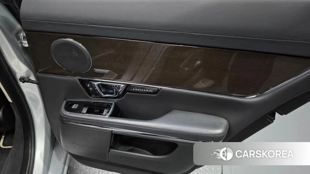 Jaguar All New XJ id 4459428 из Кореи 17