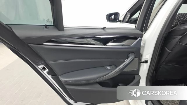 BMW 5 Series (G30) id 4872798 из Кореи 17