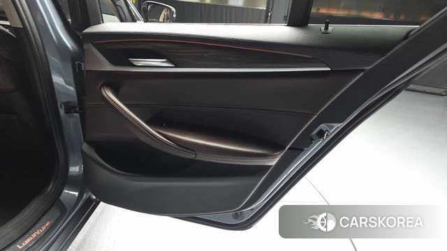 BMW 5 Series (G30) id 4582015 из Кореи 17