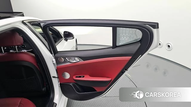 Kia Stinger id 4447097 из Кореи 17