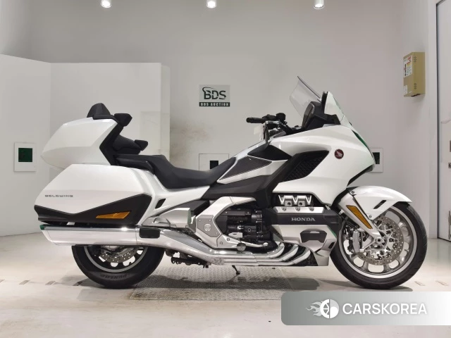 Проданный Honda GL1800 TOUR 2019 из Японии