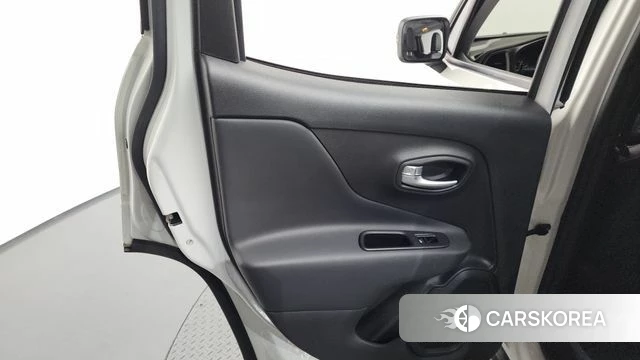Jeep Renegade id 4542542 из Кореи 17